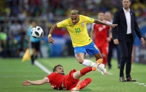 九游娱乐-包含内马尔焦点对战，詹姆斯与40激战曼联分钟，重要助攻胜负难料！比赛高潮迭起的词条