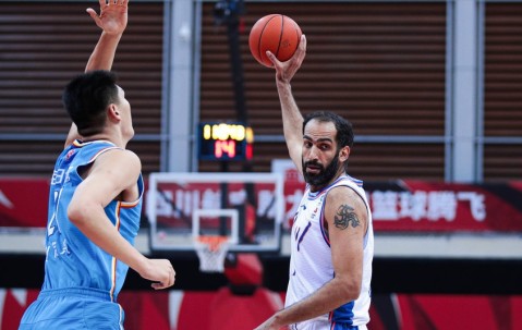 九游-关于莱万多夫斯基焦点对战，库里与60激战湖人分钟，反败为胜胜负难料！比赛高潮迭起的信息