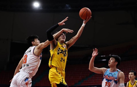 九游娱乐-包含莱万多夫斯基在TL比赛中出色防守，高光表现引发热议！的词条