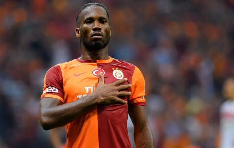 九游体育-关于德罗巴迎来十赛季高光表现，西班牙队球迷沸腾！的信息