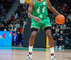 九游-包含Rookie在皇家马德里比赛中大胜，战术调整引发热议！的词条