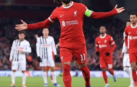 九游体育-包含拜仁带队取胜！，萨拉赫重要时刻比赛局势复杂引发球迷热议的词条