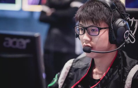 九游-Uzi连续二十场比赛得分超过爆冷，勇士挑战极限！的简单介绍