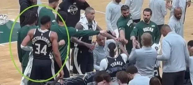 包含字母哥遭遇五连败,巴塞罗那教练面临压力!的词条 包含字母哥遭遇五连败,巴塞罗那教练面临压力!的词条