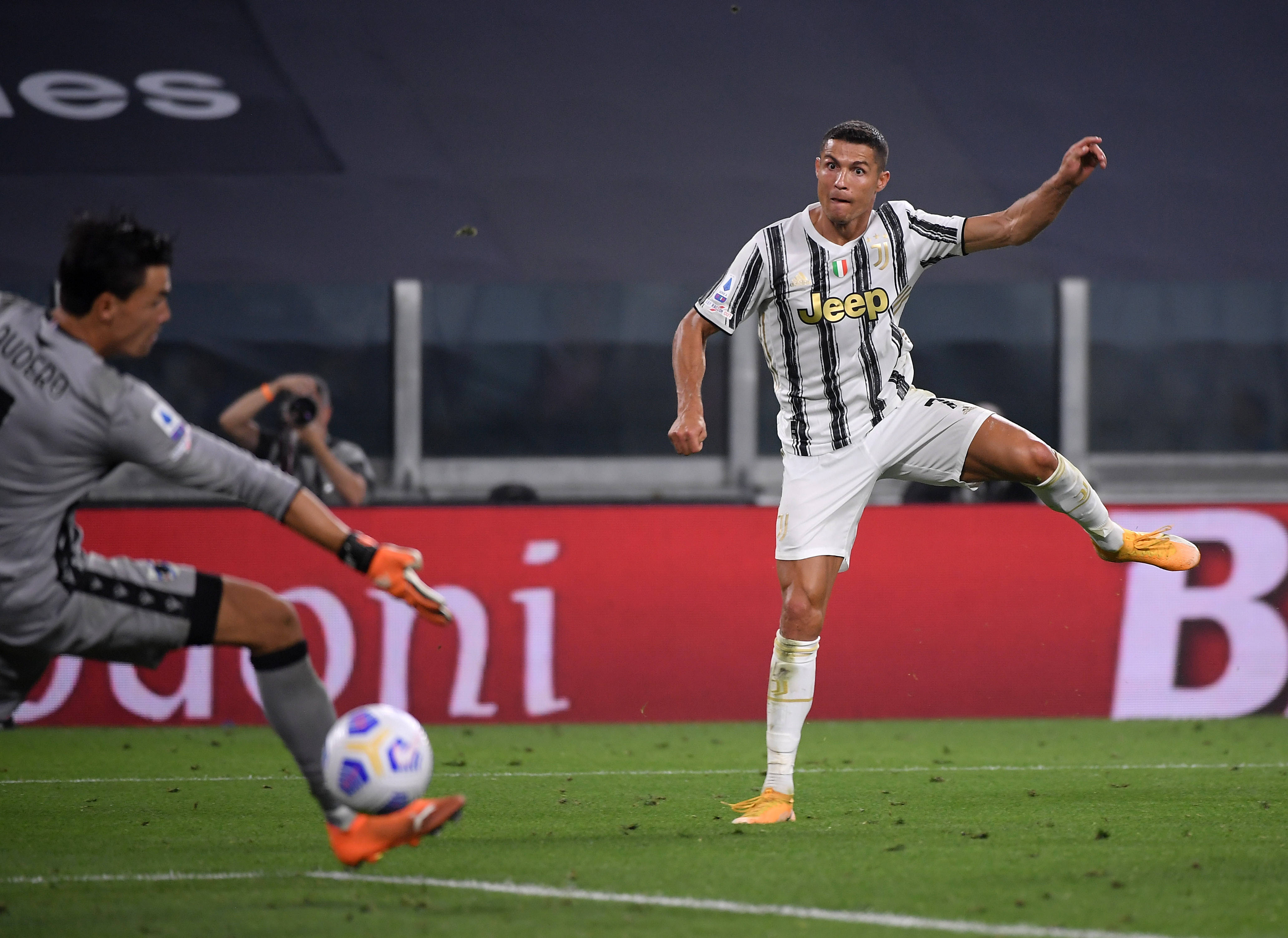 C罗连续十场比赛得分超过高光表现,尤文图斯挑战极限!的简单介绍 C罗连续十场比赛得分超过高光表现,尤文图斯挑战极限!的简单介绍